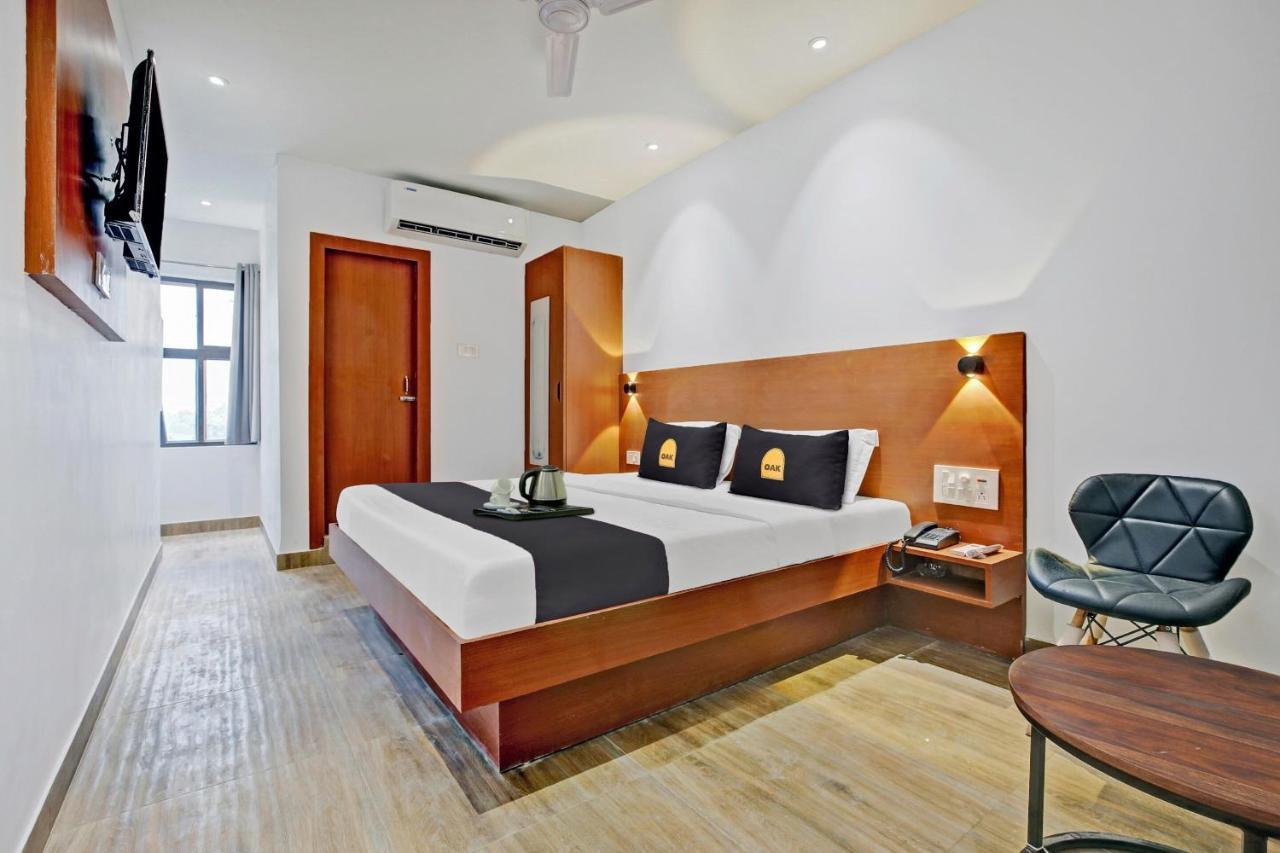 Townhouse Oak Hi-City Otel Guwahati Dış mekan fotoğraf